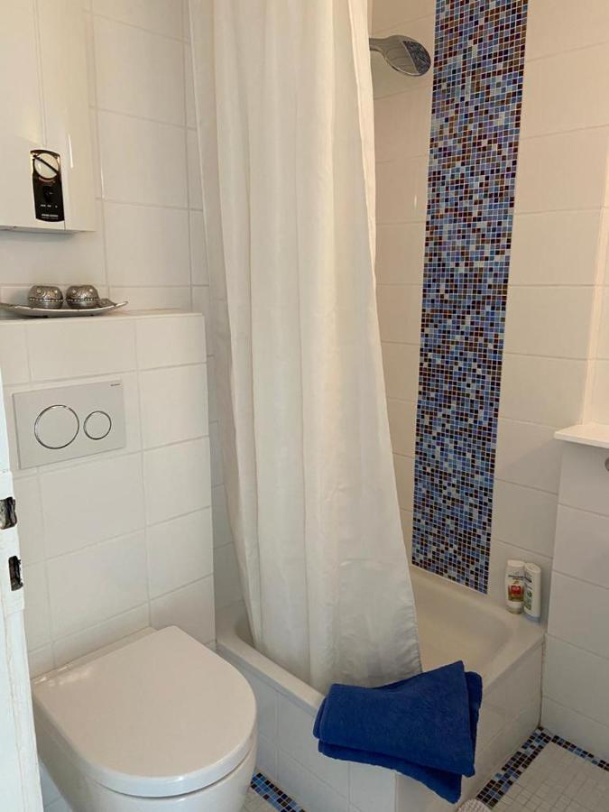 Privates Appartment Ferienwohnung Im Einfamilienhaus Дюселдорф Екстериор снимка